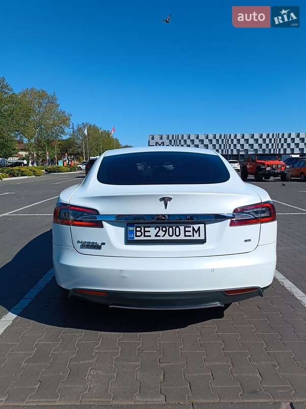 Ліфтбек Tesla Model S 2015 в Одесі фото 4 Ліфтбек Tesla Model S 2015 в Одесі