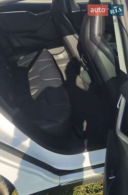 Лифтбек Tesla Model S 2014 в 