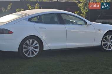 Лифтбек Tesla Model S 2014 в 