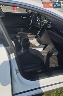 Лифтбек Tesla Model S 2014 в 