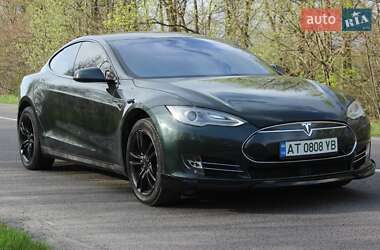 Лифтбек Tesla Model S 2015 в 