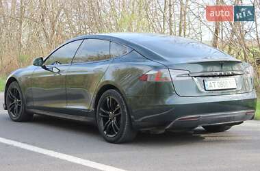Лифтбек Tesla Model S 2015 в 