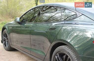 Лифтбек Tesla Model S 2015 в 
