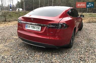 Лифтбек Tesla Model S 2014 в 