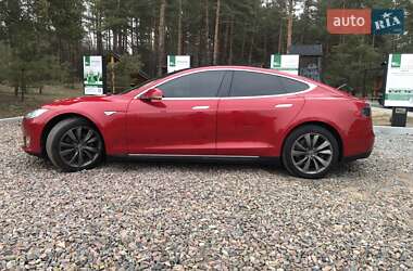 Лифтбек Tesla Model S 2014 в 