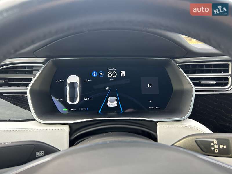 Лифтбек Tesla Model S 2017 в Львове