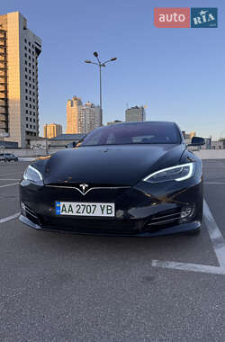 Лифтбек Tesla Model S 2018 в Киеве