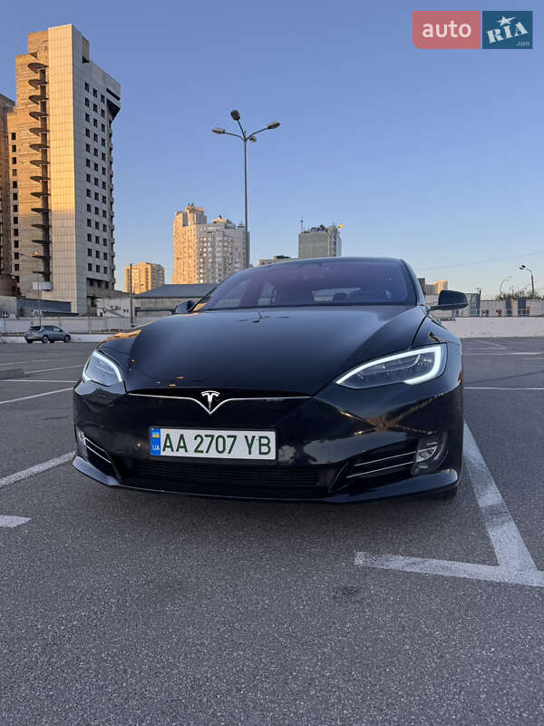 Tesla Model S 2018