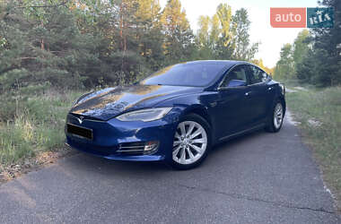 Лифтбек Tesla Model S 2016 в Киеве