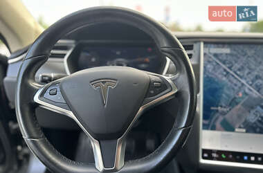 Лифтбек Tesla Model S 2014 в 