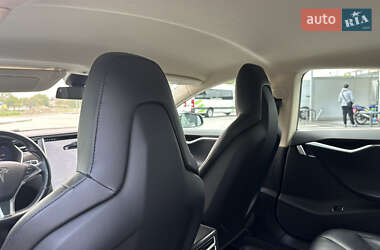 Лифтбек Tesla Model S 2014 в 