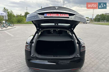 Лифтбек Tesla Model S 2014 в 
