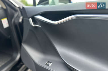 Лифтбек Tesla Model S 2014 в 