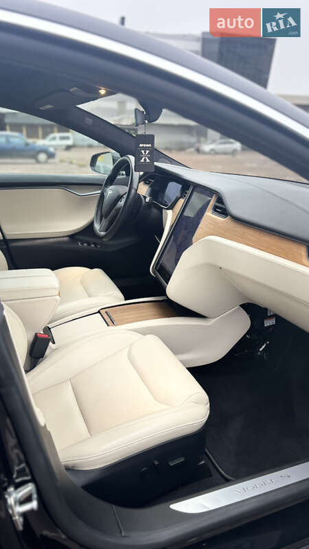 Лифтбек Tesla Model S 2019 в Житомире фото 14 Лифтбек Tesla Model S 2019 в Житомире