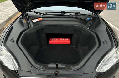 Ліфтбек Tesla Model S 2014 в 