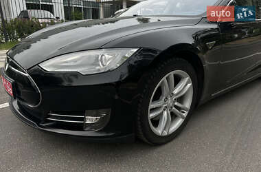Ліфтбек Tesla Model S 2014 в 