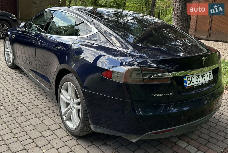 Лифтбек Tesla Model S 2015 в Львове фото 5 Лифтбек Tesla Model S 2015 в Львове