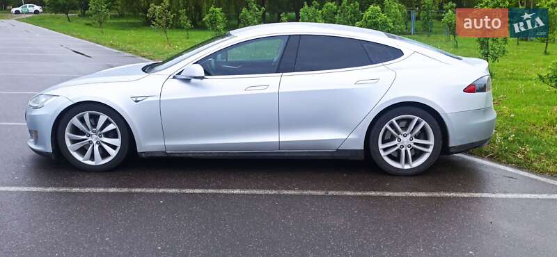 Лифтбек Tesla Model S 2013 в Богородчанах