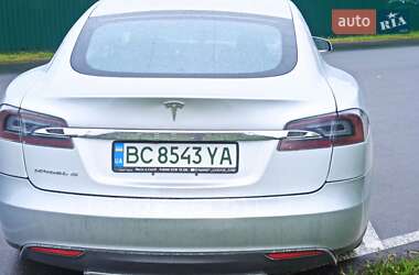 Лифтбек Tesla Model S 2013 в 