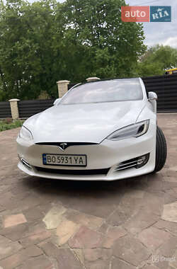 Лифтбек Tesla Model S 2020 в 