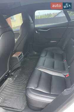Лифтбек Tesla Model S 2020 в 