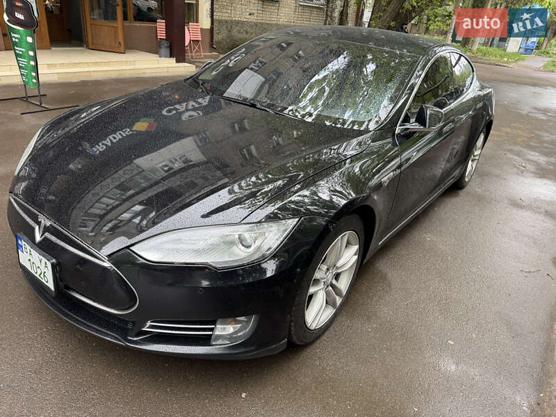 Ліфтбек Tesla Model S 2014 в Миколаєві