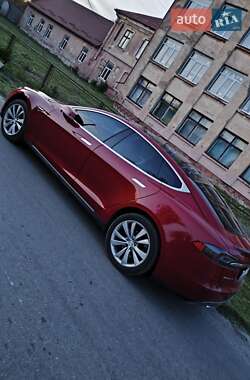 Лифтбек Tesla Model S 2014 в 