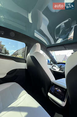 Лифтбек Tesla Model S 2022 в 