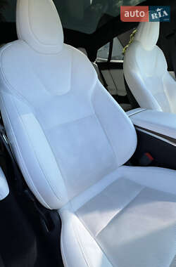 Лифтбек Tesla Model S 2022 в 