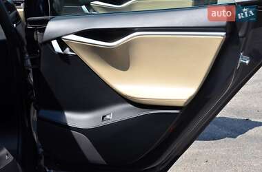 Лифтбек Tesla Model S 2016 в 