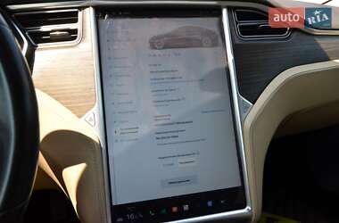 Лифтбек Tesla Model S 2016 в 
