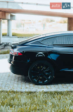 Ліфтбек Tesla Model S 2020 в 