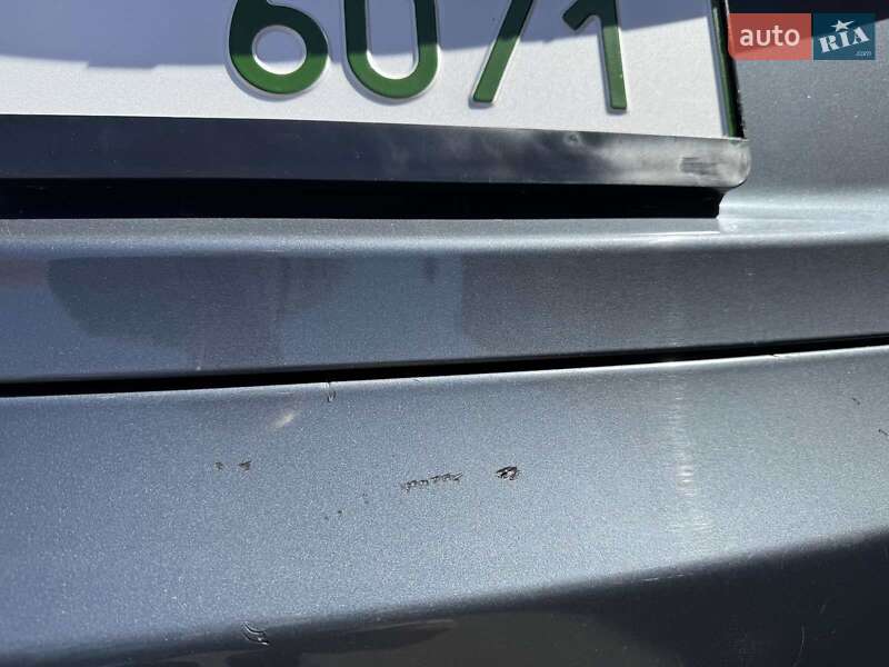 Лифтбек Tesla Model S 2013 в Днепре
