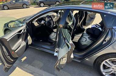 Ліфтбек Tesla Model S 2013 в 