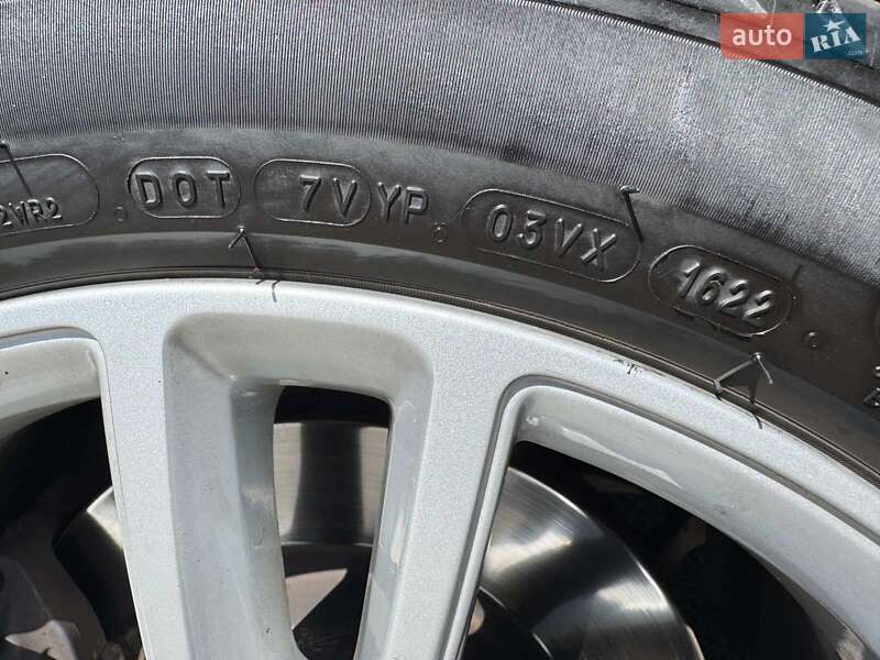 Лифтбек Tesla Model S 2013 в Днепре