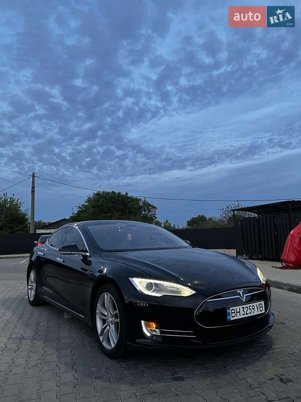 Ліфтбек Tesla Model S 2013 в Одесі