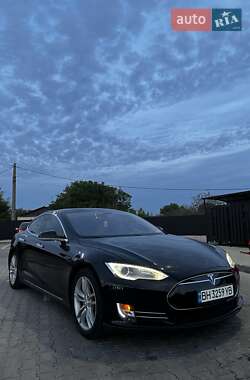 Лифтбек Tesla Model S 2013 в 