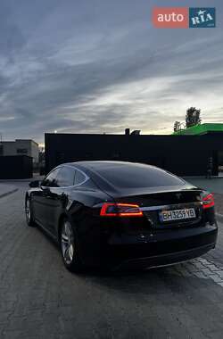 Лифтбек Tesla Model S 2013 в 