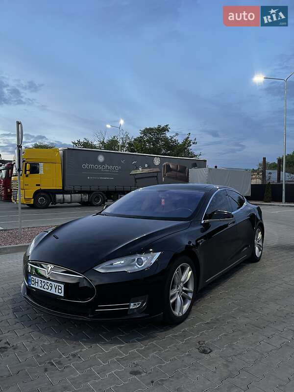 Ліфтбек Tesla Model S 2013 в Одесі