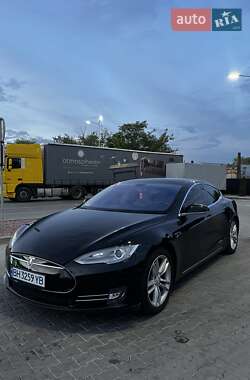 Лифтбек Tesla Model S 2013 в 