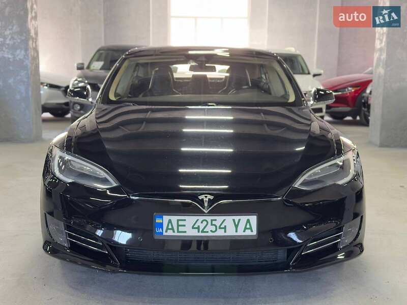 Tesla Model S 2016