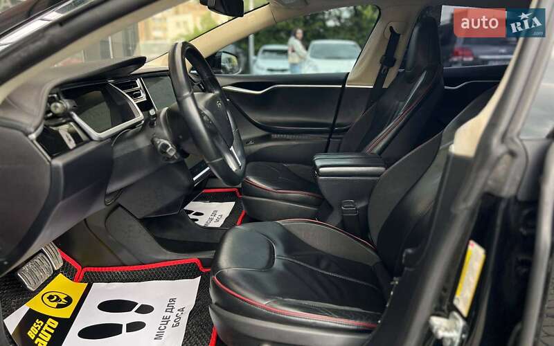 Ліфтбек Tesla Model S 2013 в Івано-Франківську