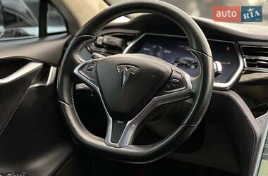 Лифтбек Tesla Model S 2013 в 