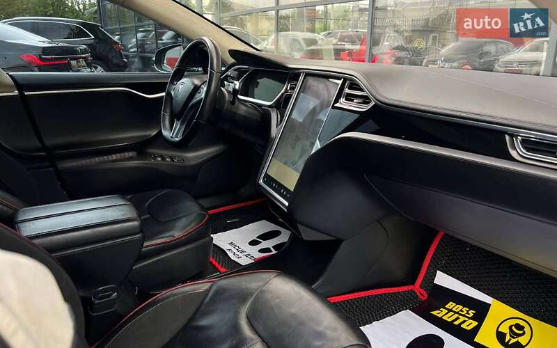 Ліфтбек Tesla Model S 2013 в Івано-Франківську