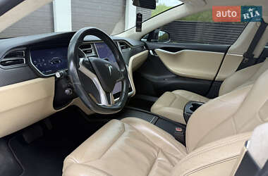 Лифтбек Tesla Model S 2017 в 