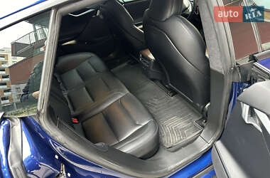 Лифтбек Tesla Model S 2020 в 