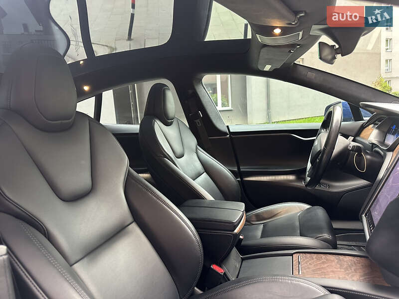 Лифтбек Tesla Model S 2020 в Львове