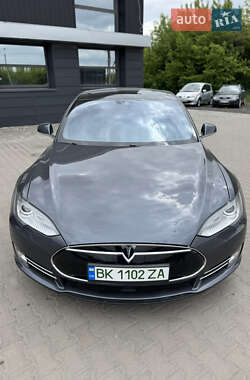Ліфтбек Tesla Model S 2015 в 