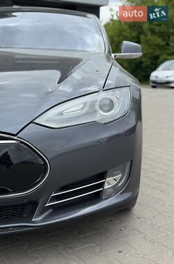 Ліфтбек Tesla Model S 2015 в 