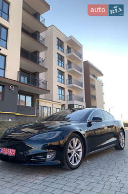 Лифтбек Tesla Model S 2015 в Львове